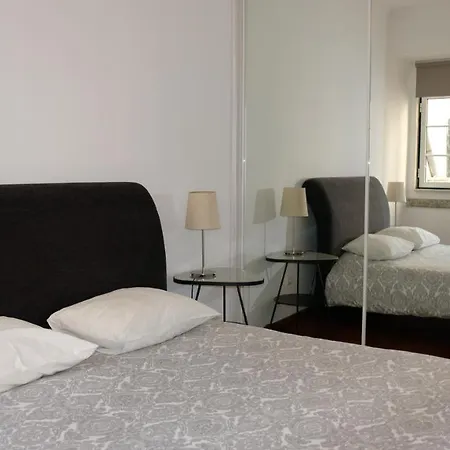 Апартаменти Grupo Ou Familias *